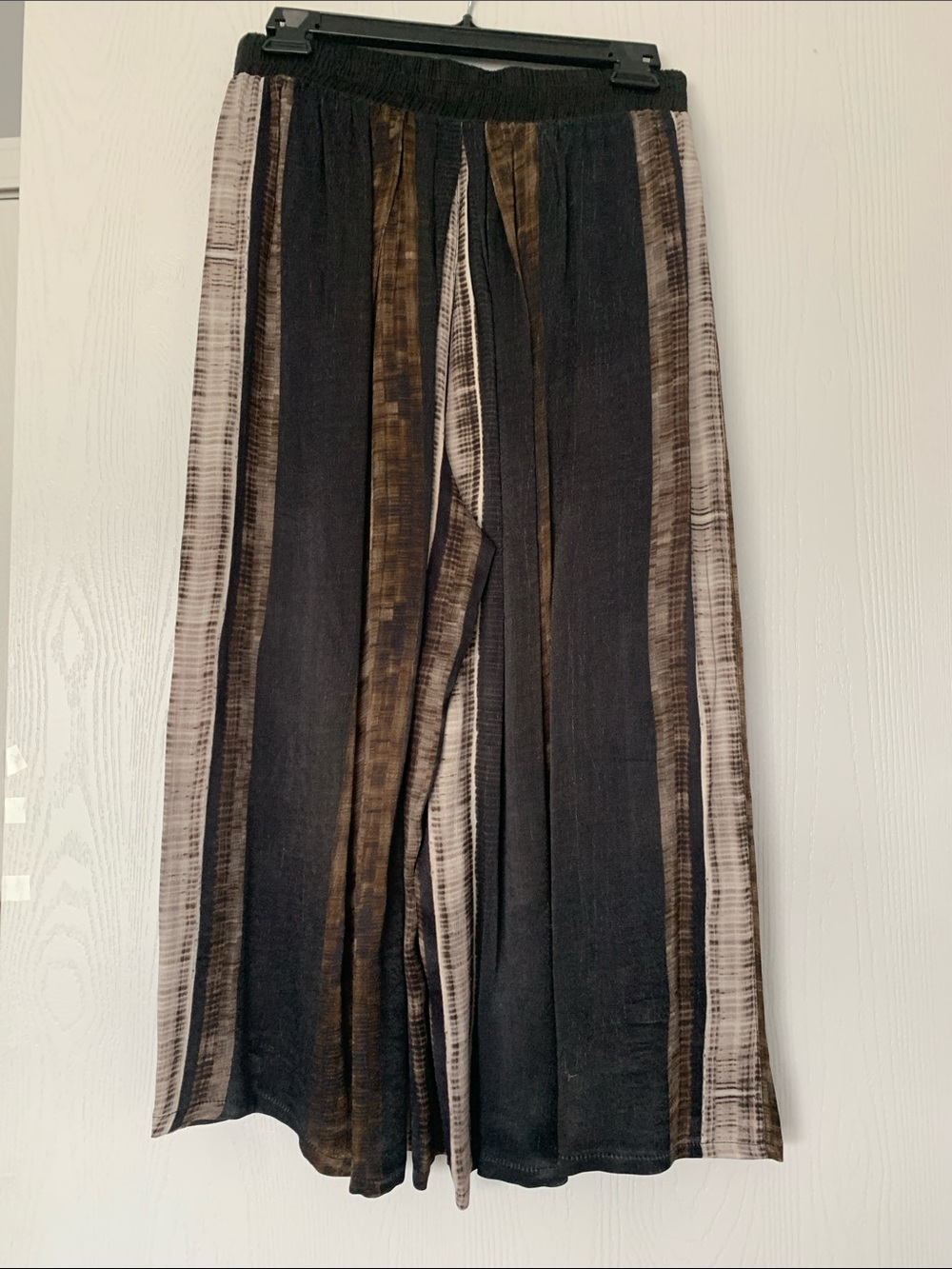 Women's Wide-Leg Striped Lounge Pants - Black & Brown